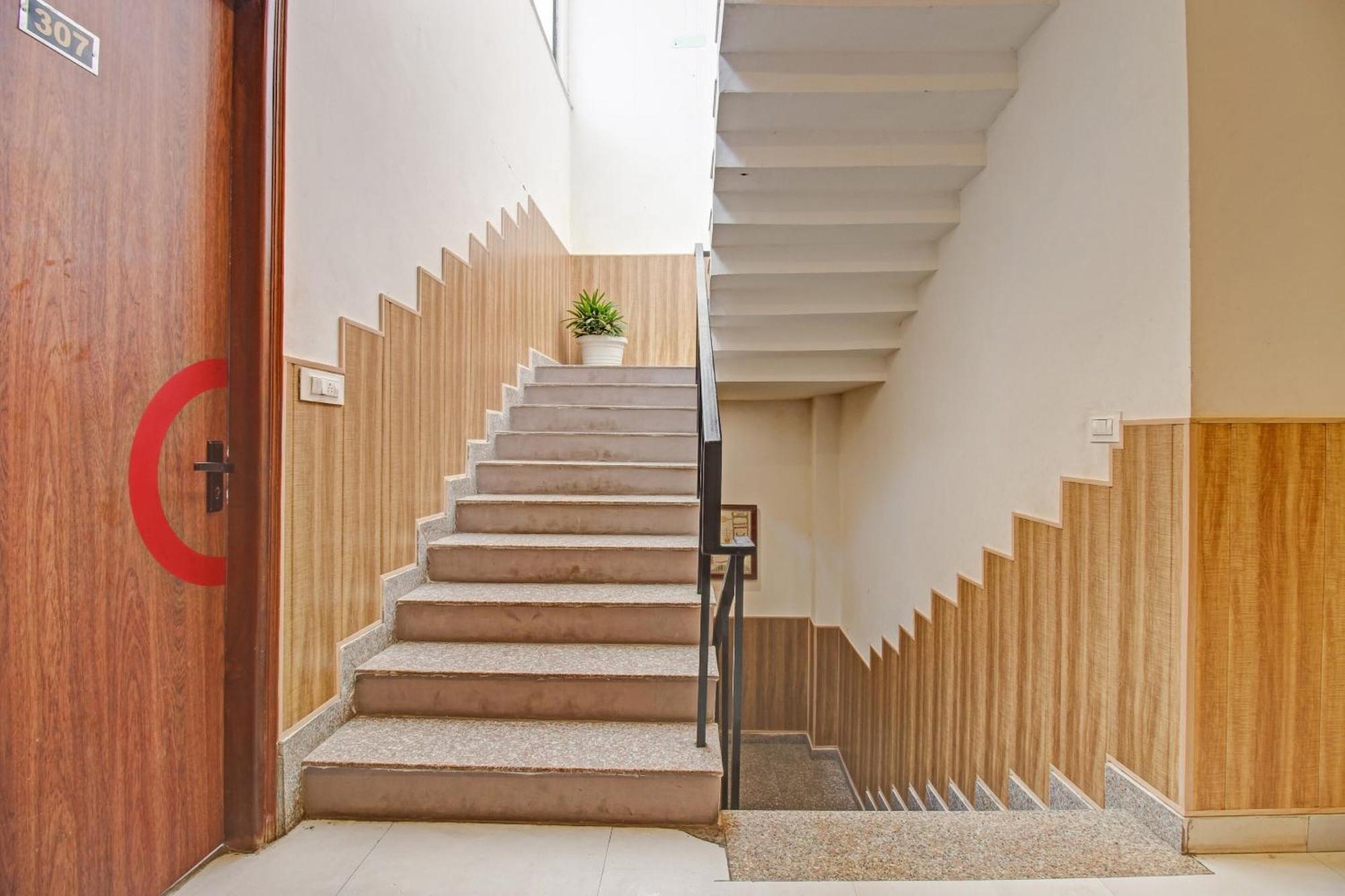 فندق Super Townhouse Kachnar House Vikas Nagar Hasanganj المظهر الخارجي الصورة